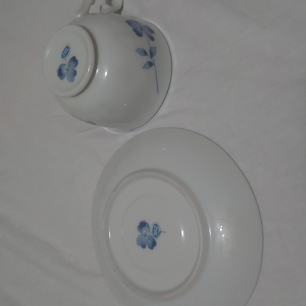 Vintage Tea And Saucer - Picture 3 of 3